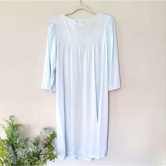 Miss Elaine Silky🌷 soft nightgown size Medium - Picture 9 of 13